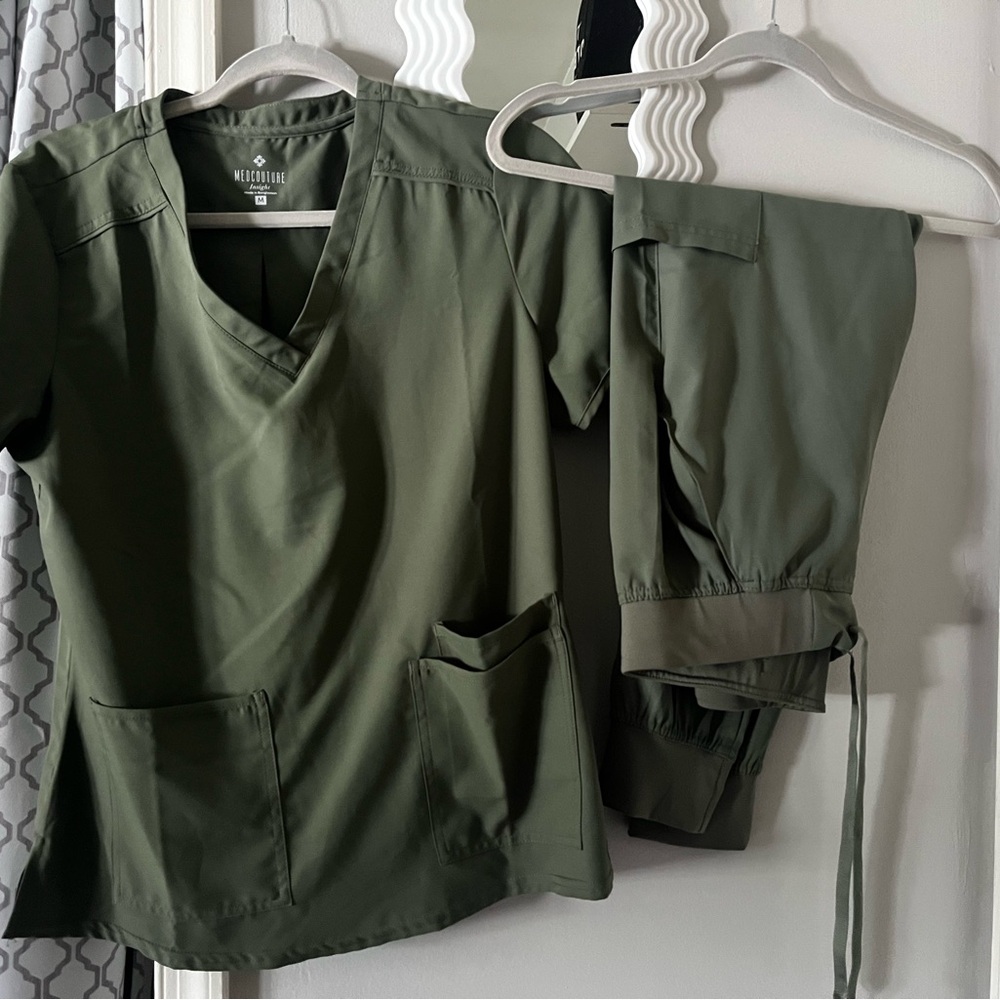 Green med couture scrub set